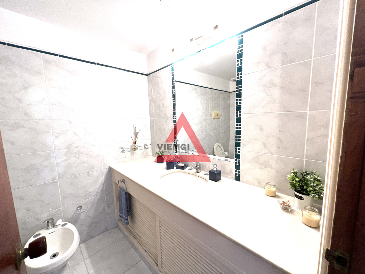 Apartamento ID.200 - apartamento en venta en playa mansa, dos dormitorios dos baños