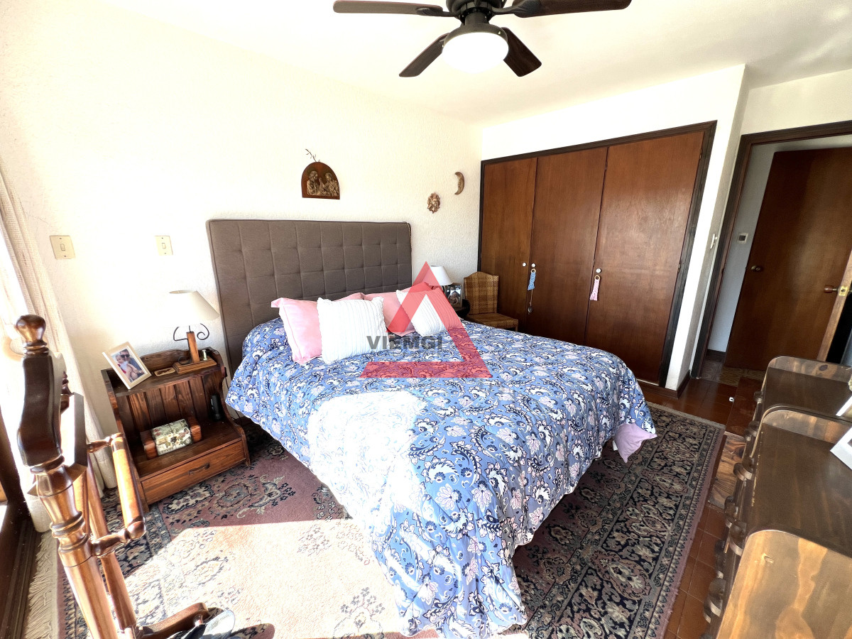 Apartamento ID.200 - apartamento en venta en playa mansa, dos dormitorios dos baños