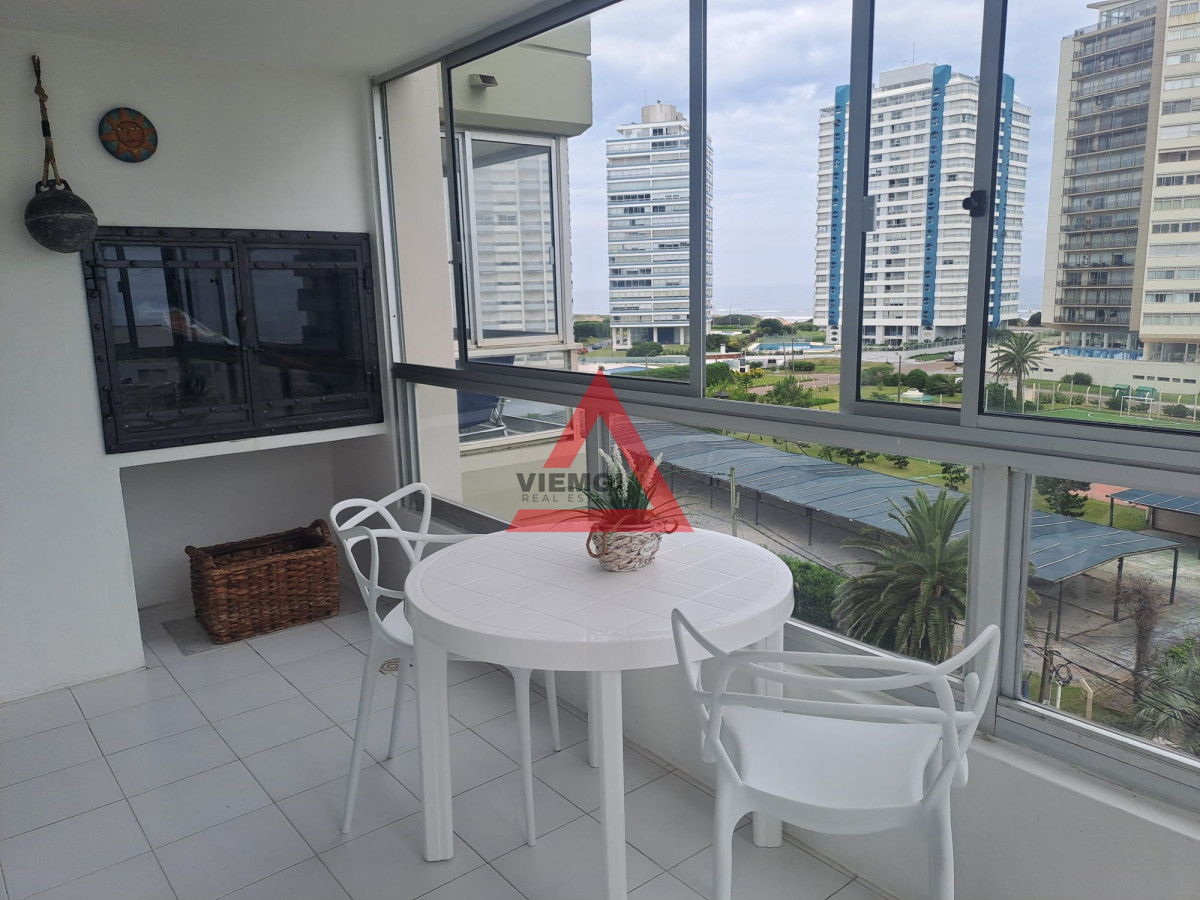 Apartamento ID.198 - Apartamento en Brava - Punta del Este con vista y parrillero. 