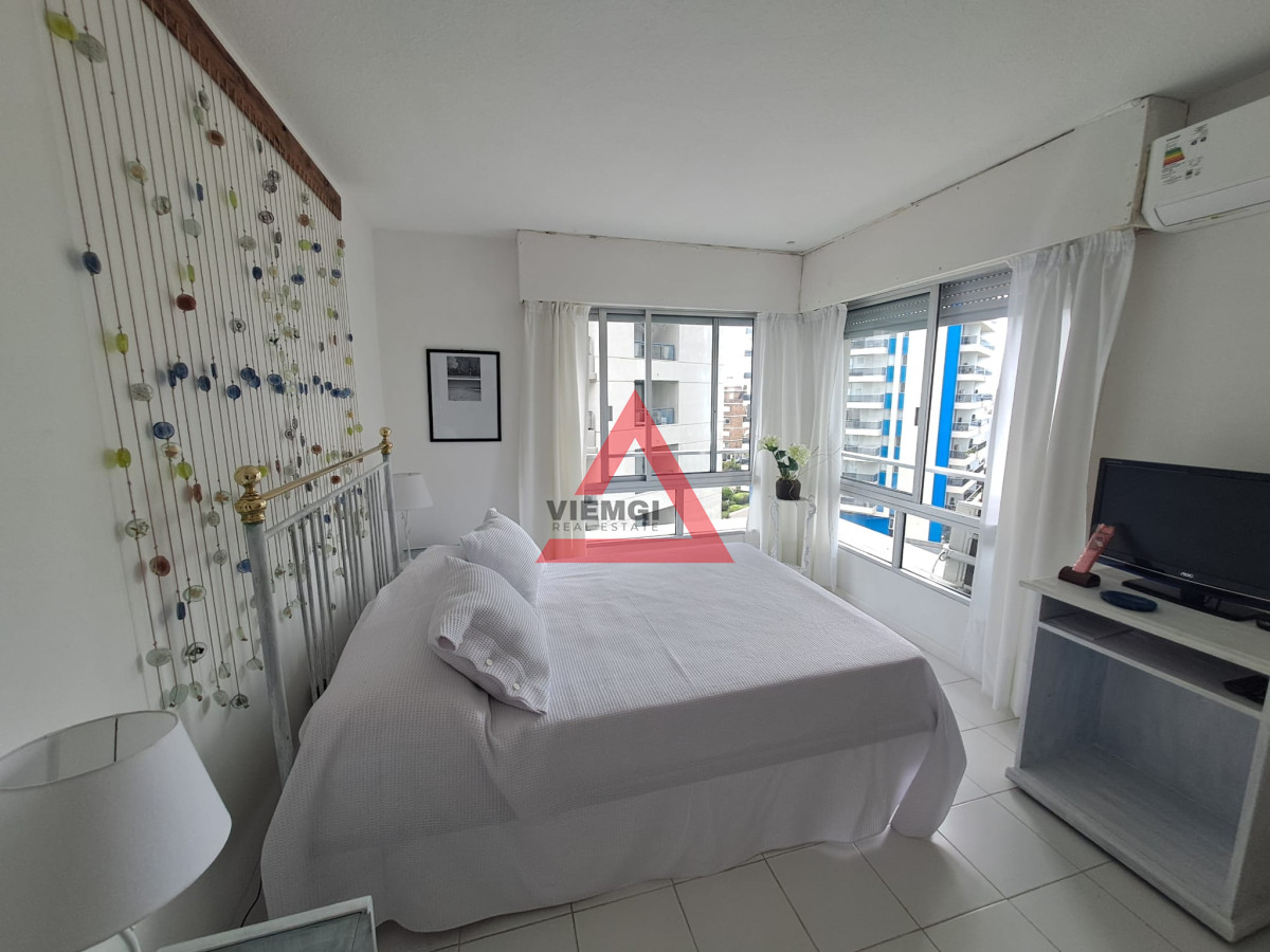 Apartamento ID.198 - Apartamento en Brava - Punta del Este con vista y parrillero. 