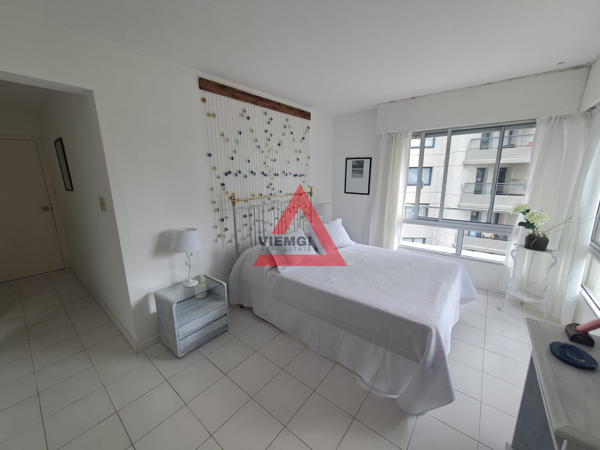 Apartamento ID.198 - Apartamento en Brava - Punta del Este con vista y parrillero. 
