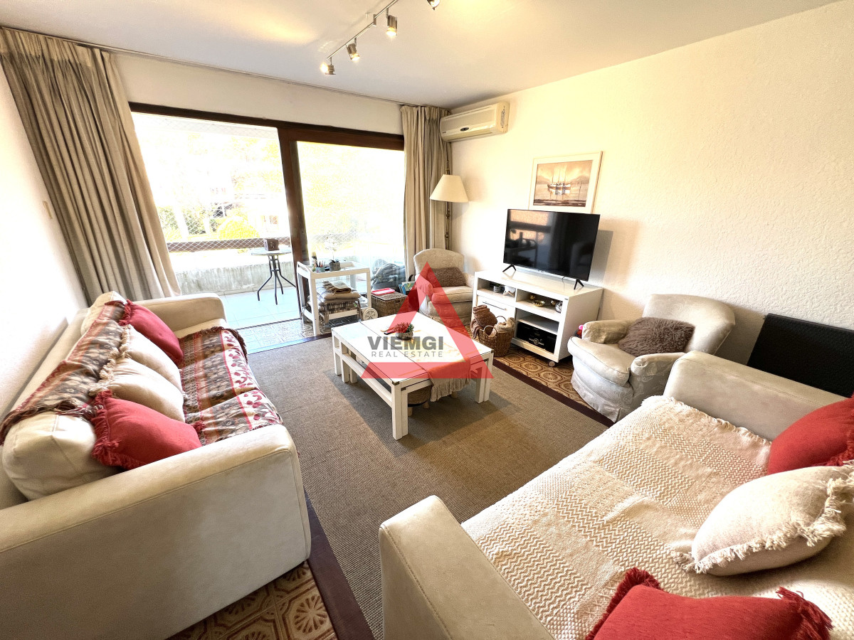 Apartamento ID.200 - apartamento en venta en playa mansa, dos dormitorios dos baños