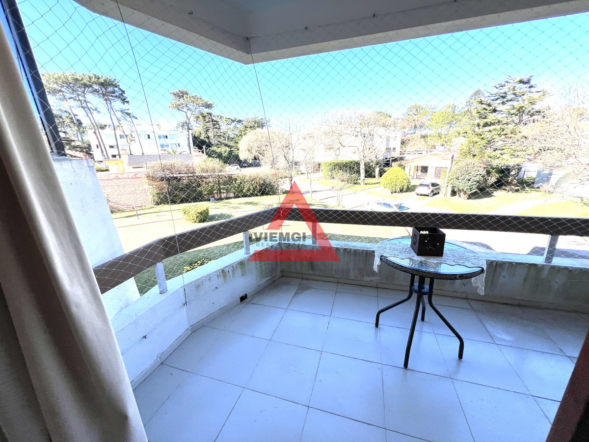 Apartamento ID.200 - apartamento en venta en playa mansa, dos dormitorios dos baños