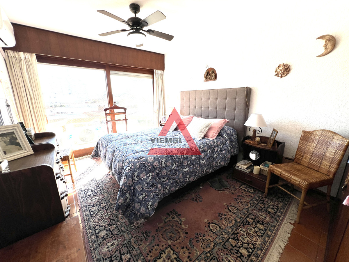 Apartamento ID.200 - apartamento en venta en playa mansa, dos dormitorios dos baños