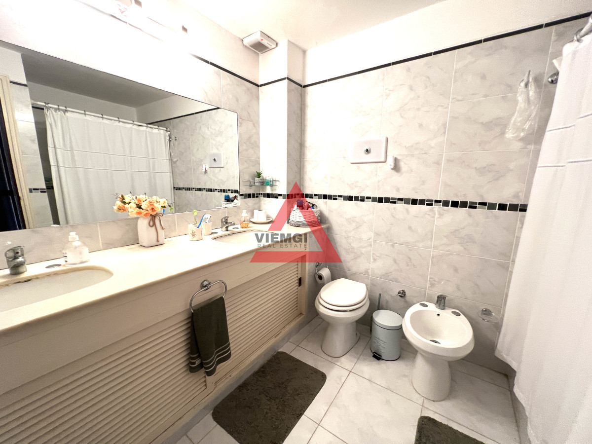 Apartamento ID.200 - apartamento en venta en playa mansa, dos dormitorios dos baños