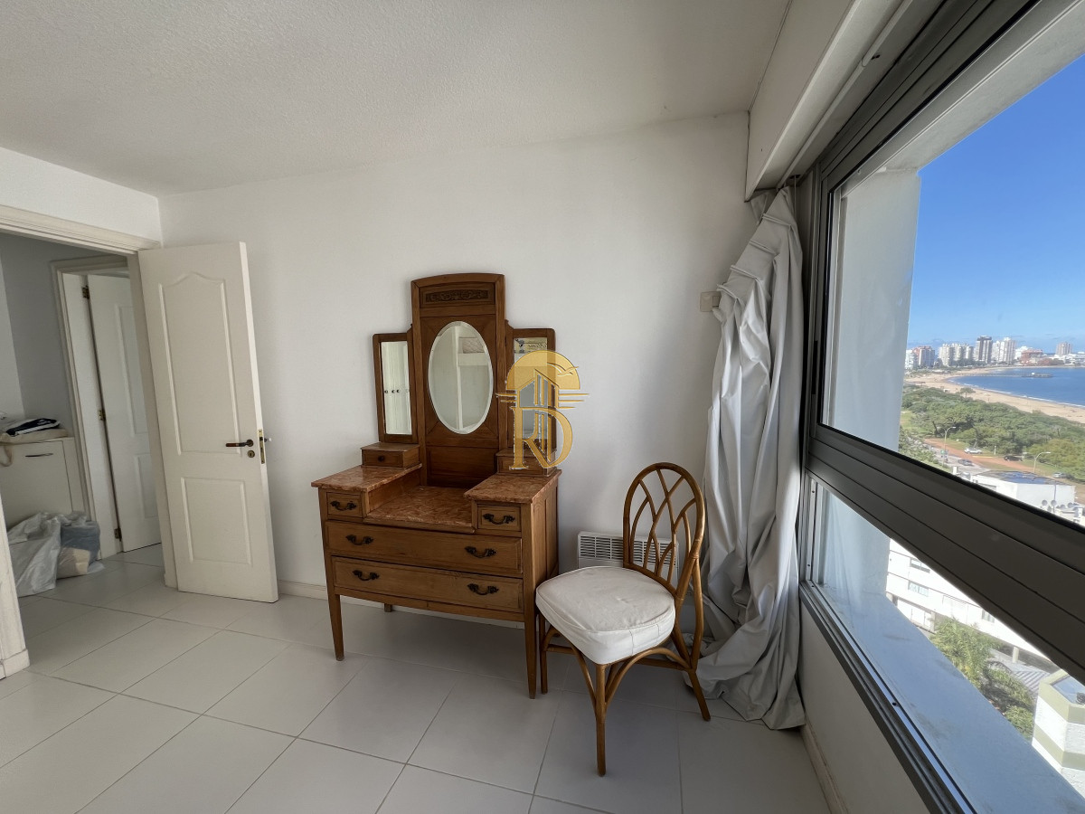 apartamento en venta en playa mansa,  dos dormitorios dos baños, punta del este -id-830-14