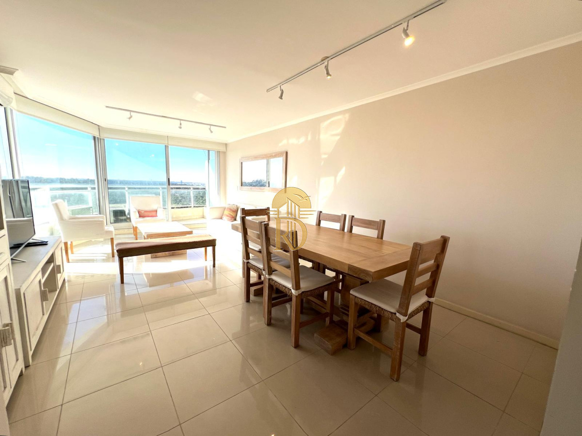 apartamento en venta de 3 dormitorios 3 baños, zona shopping, punta del este -id-123