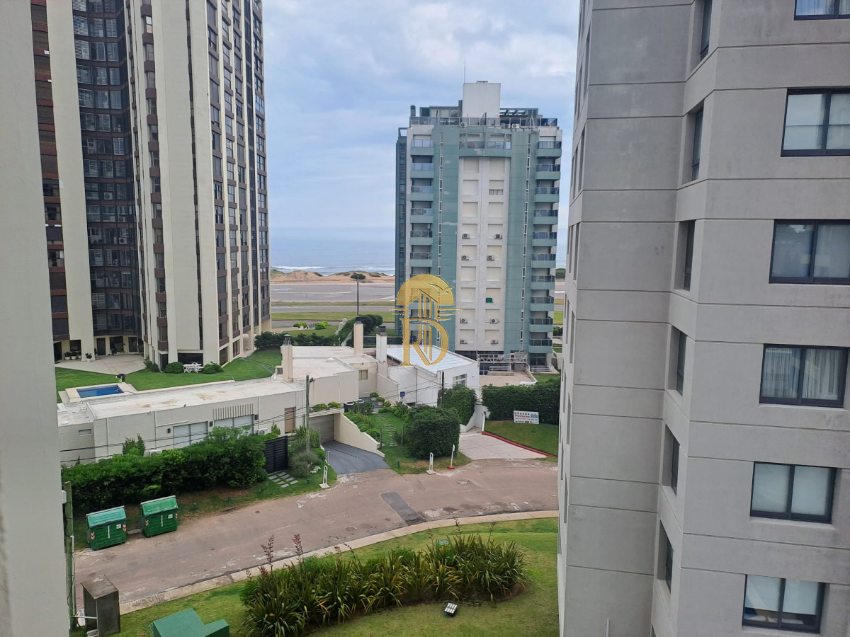 Apartamento en Brava - Punta del Este con vista y parrillero. -id-274-11