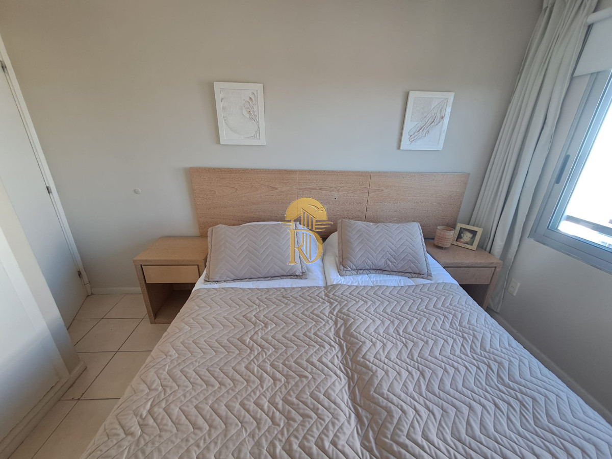Apartamento de tres dormitorios con balcon con  vista y garage en Roosevelt -id-122-8