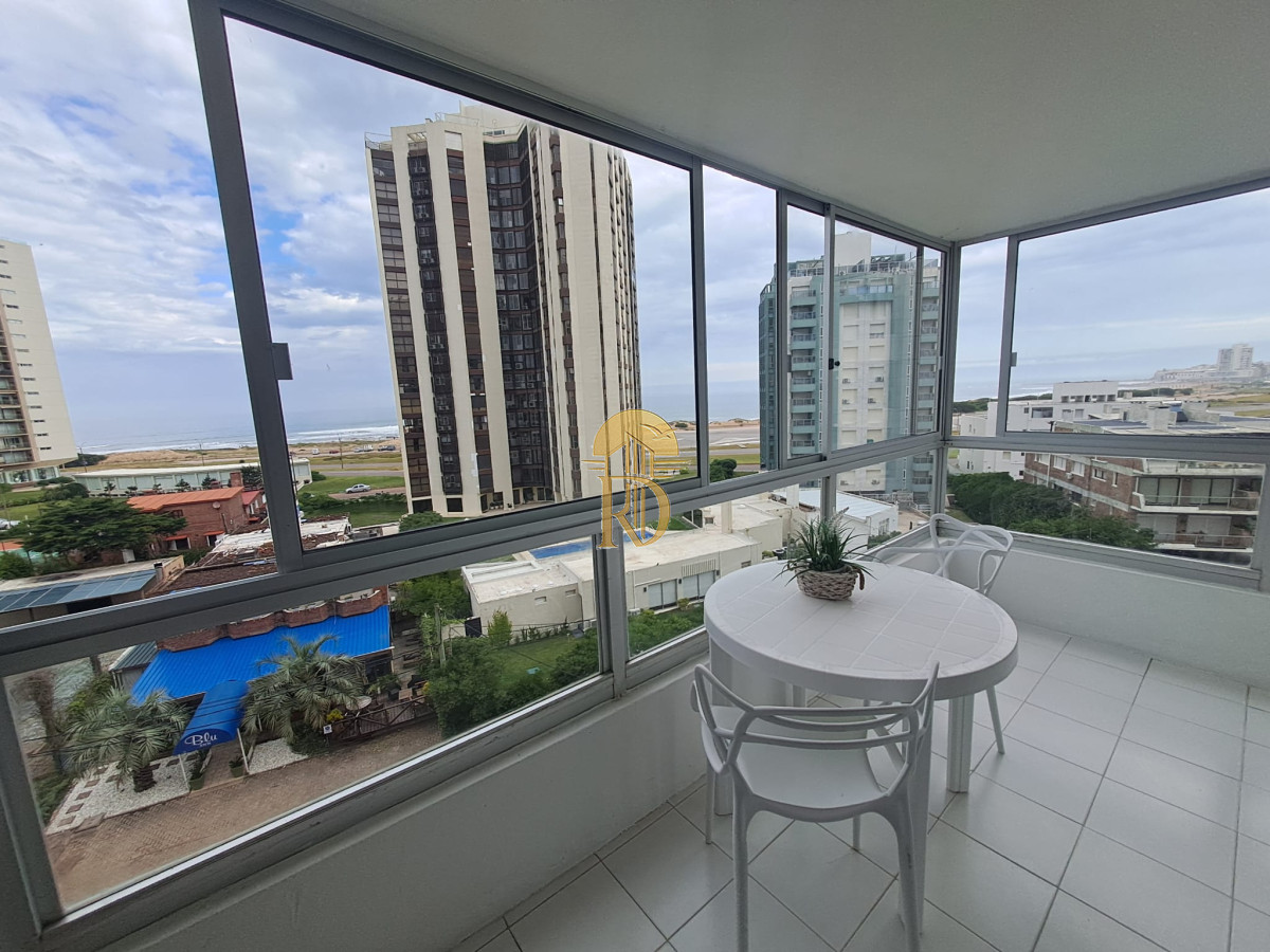 Apartamento en Brava - Punta del Este con vista y parrillero. -id-274-4