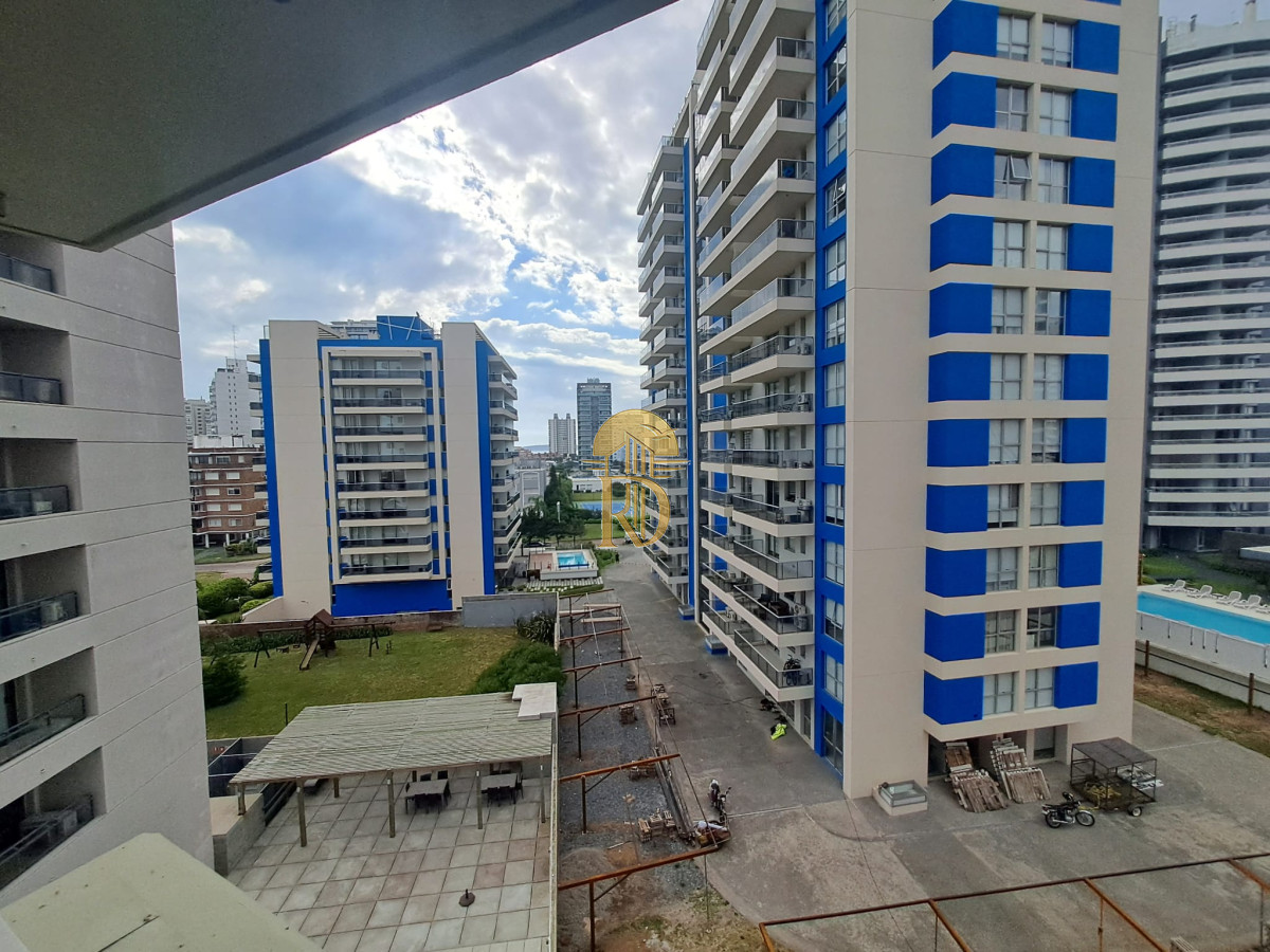 Apartamento en Brava - Punta del Este con vista y parrillero. -id-274-12