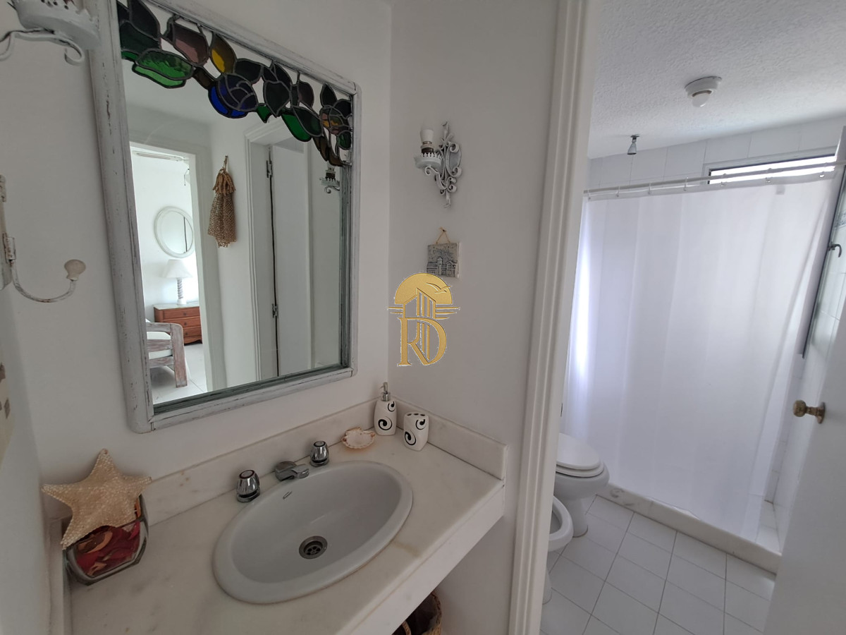 Apartamento en Brava - Punta del Este con vista y parrillero. -id-274-10