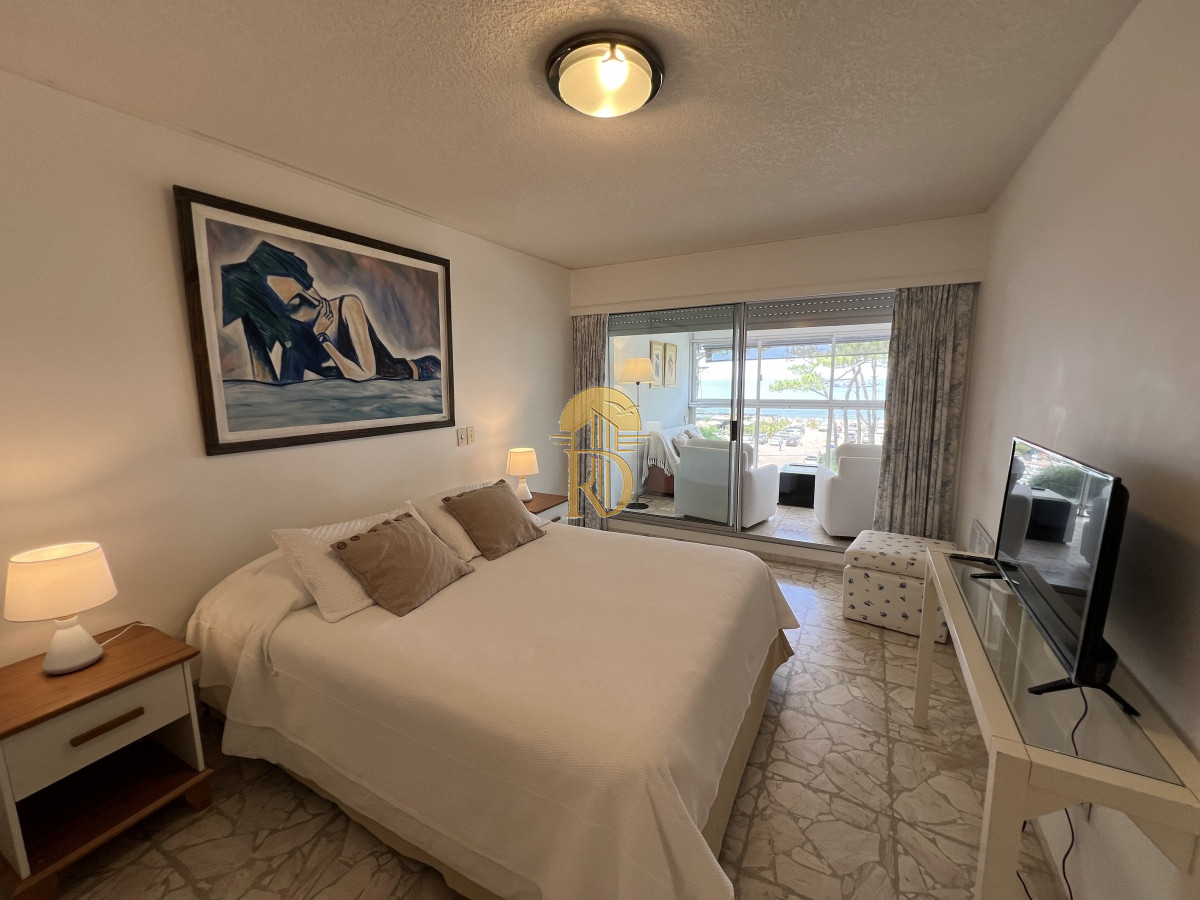 Apartamento en Mansa frente al mar - Punta del Este -id-790-24
