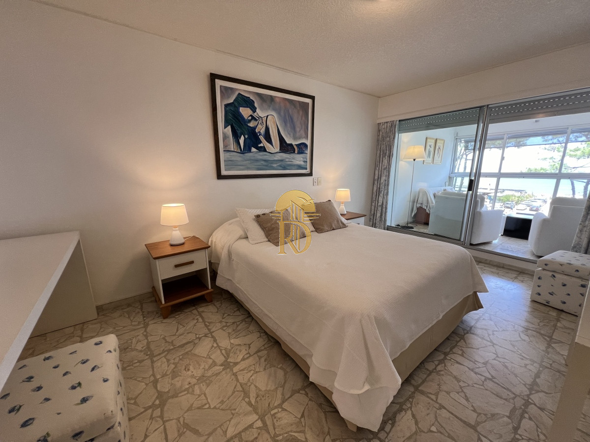 Apartamento en Mansa frente al mar - Punta del Este -id-790-23