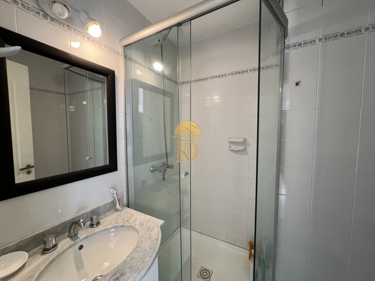 apartamento en venta en playa mansa,  dos dormitorios dos baños, punta del este -id-830-15