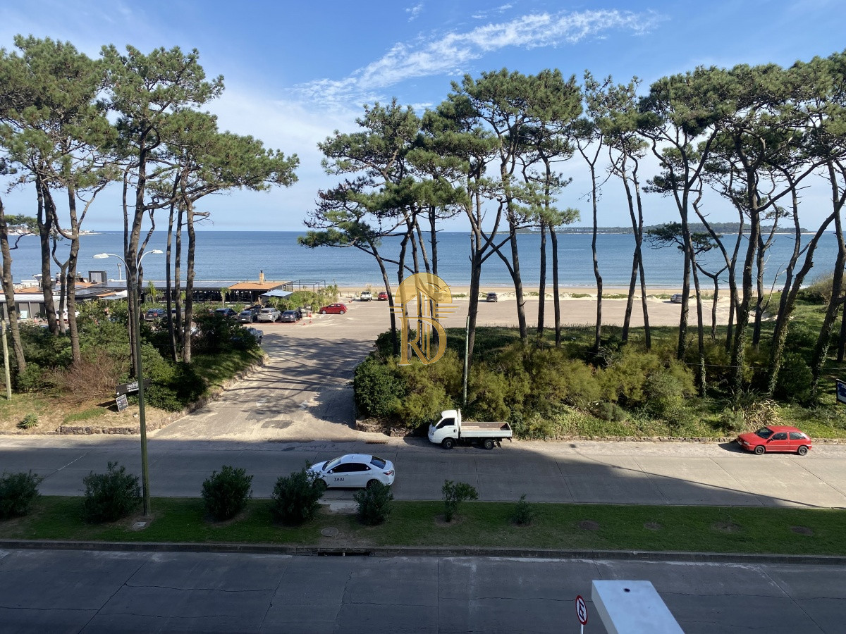 Apartamento en Mansa frente al mar - Punta del Este -id-790-2