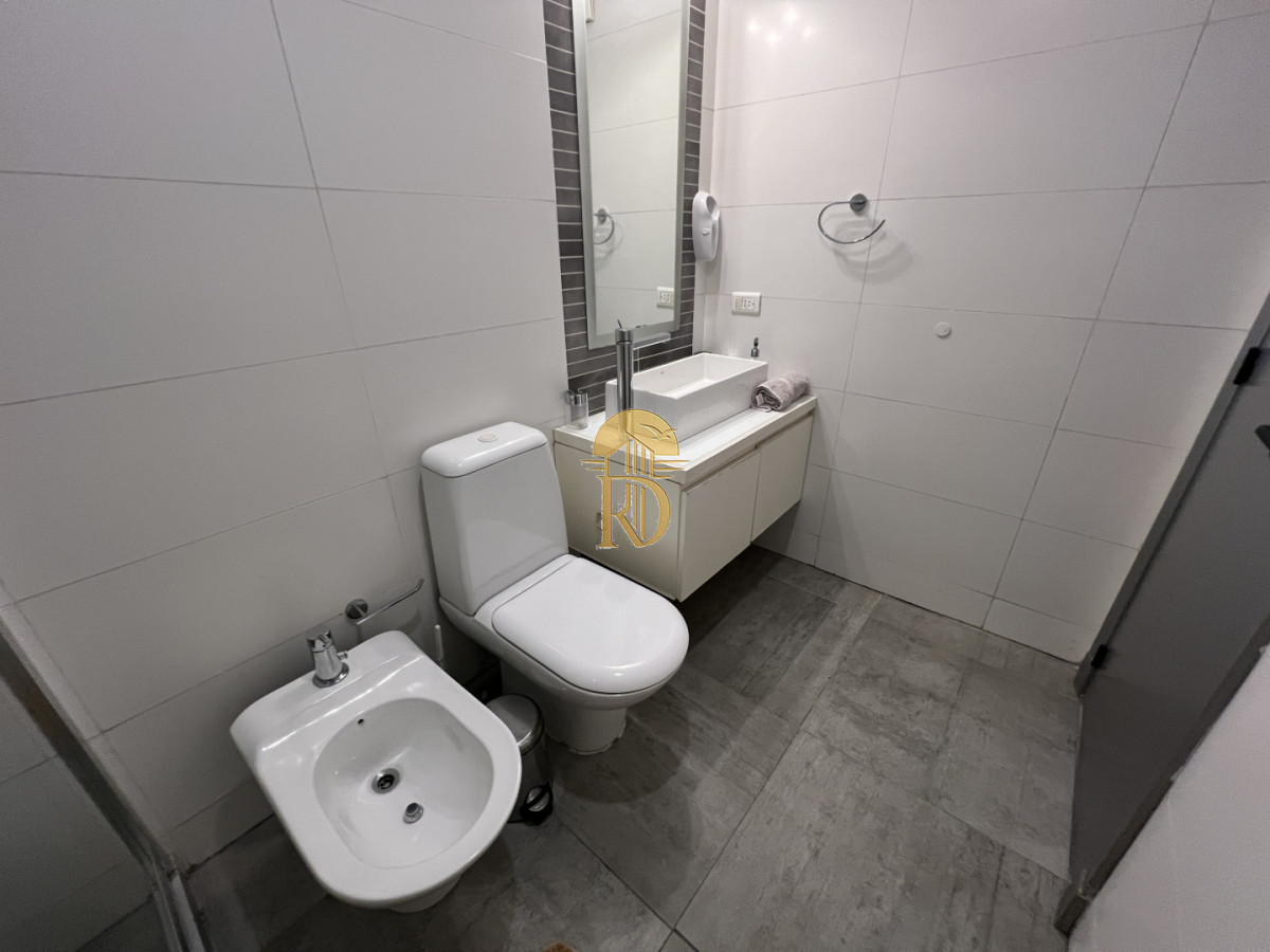 Apartamento de 2 dormitorios 2 baños, en venta. Parrillero. -id-697-24