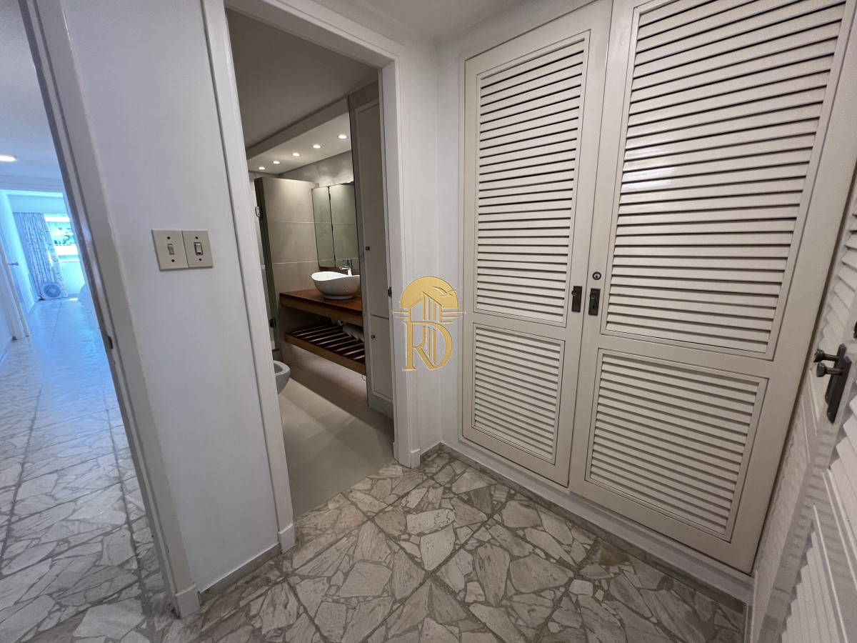 Apartamento en Mansa frente al mar - Punta del Este -id-790-25