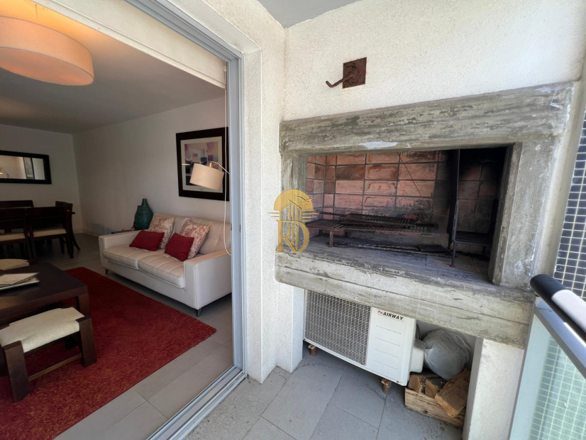 Apartamento de 2 dormitorios 2 baños en venta - Punta del Este -id-575