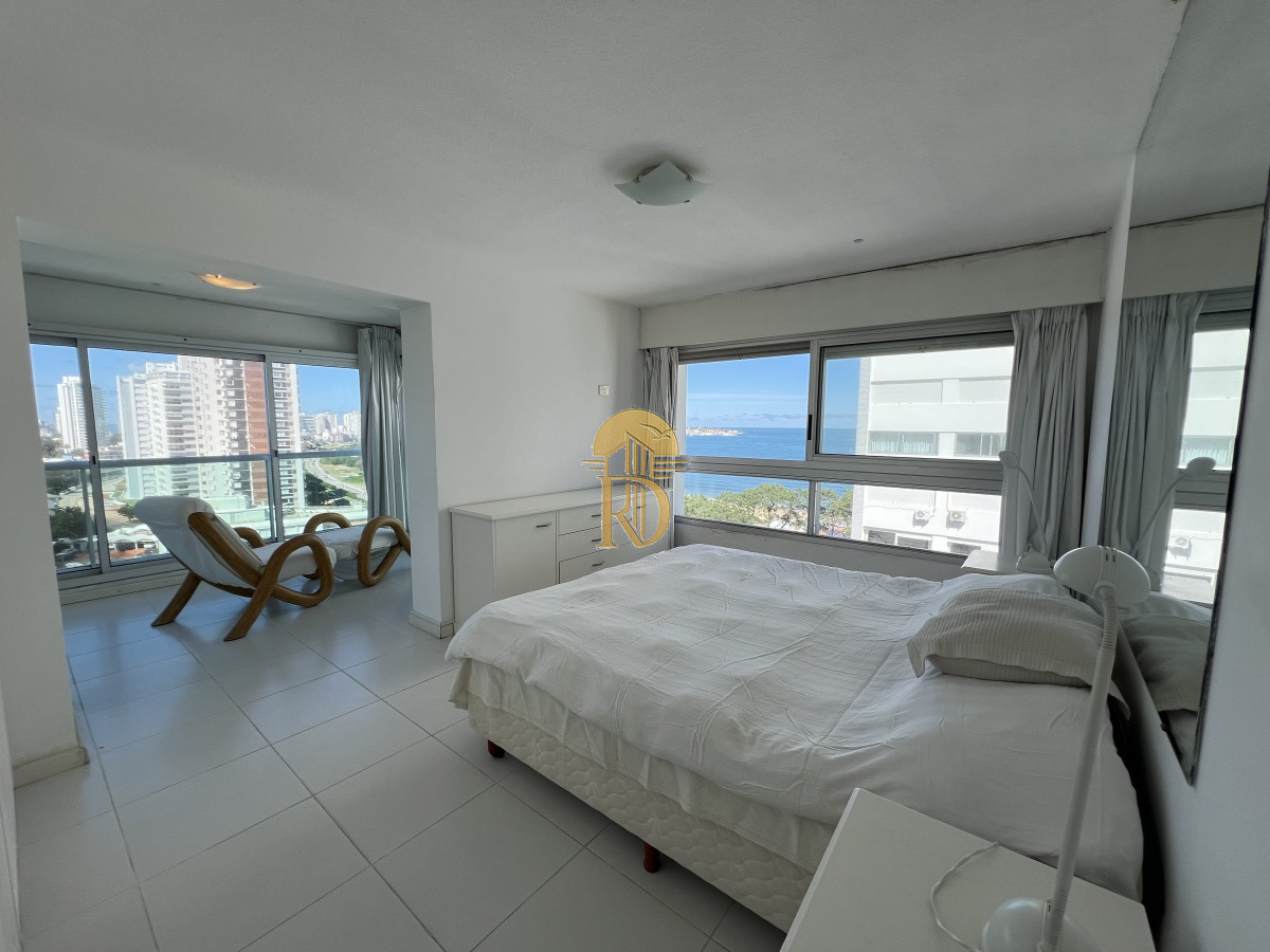 apartamento en venta en playa mansa,  dos dormitorios dos baños, punta del este -id-830-18