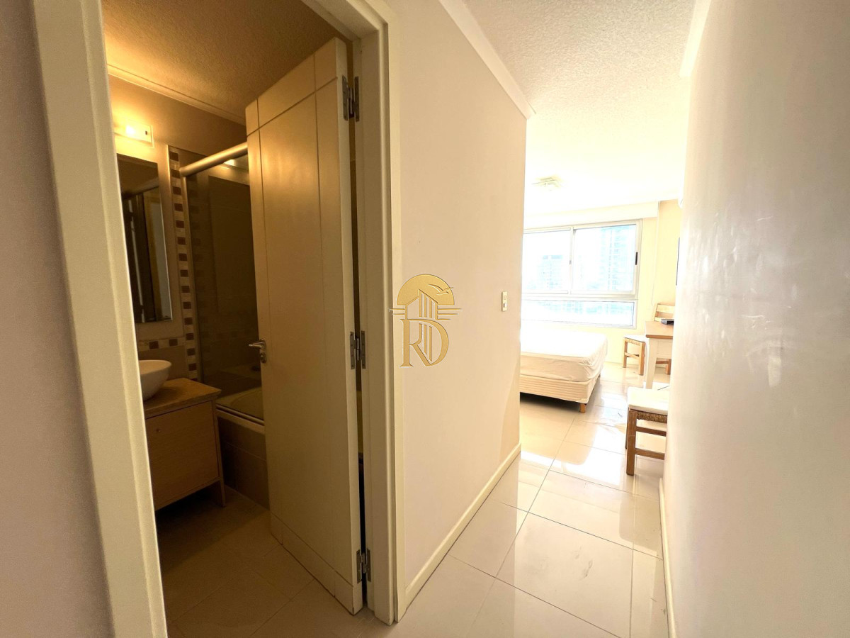 apartamento en venta de 3 dormitorios 3 baños, zona shopping, punta del este -id-123