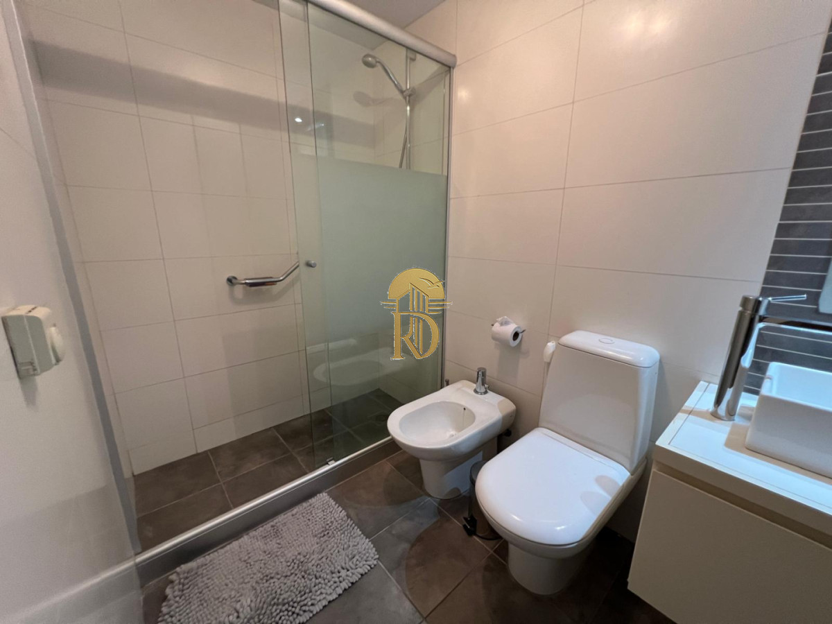 Apartamento de 2 dormitorios 2 baños en venta - Punta del Este -id-575