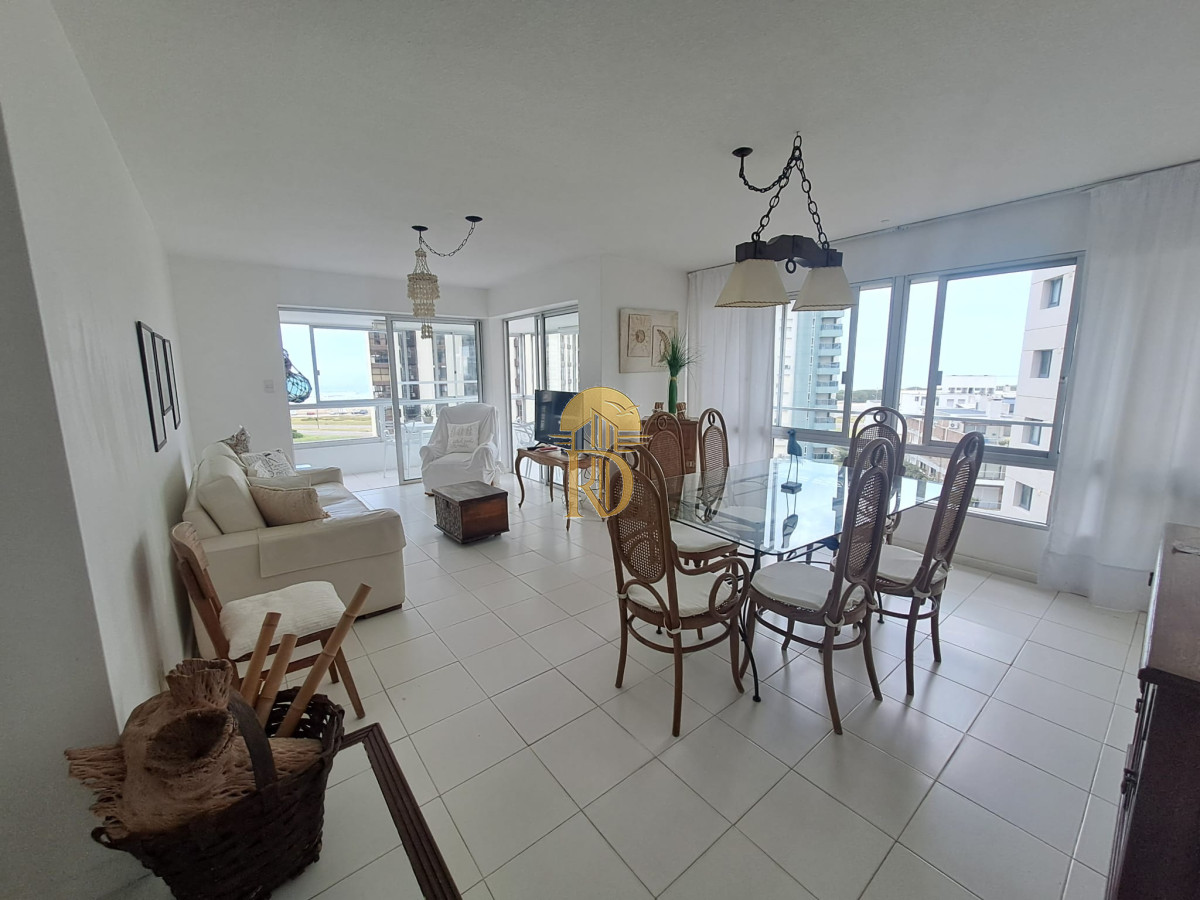 Apartamento en Brava - Punta del Este con vista y parrillero. -id-274-0