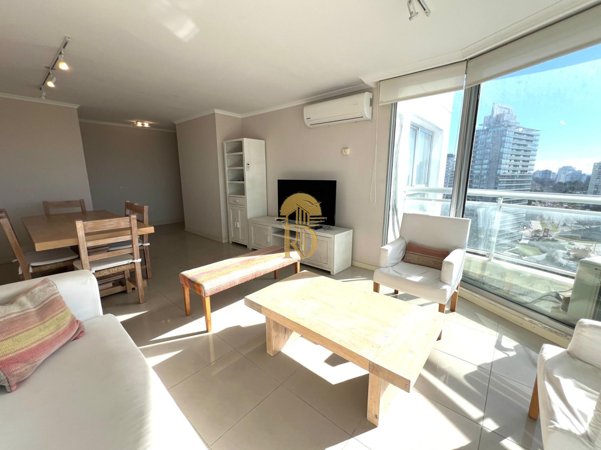 apartamento en venta de 3 dormitorios 3 baños, zona shopping, punta del este -id-123