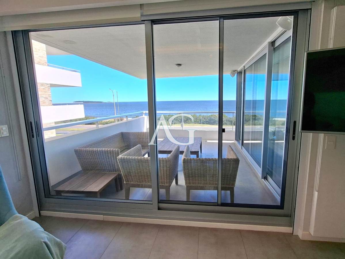 Apartamento ID.166 - Excepcional planta en primera linea mansa 