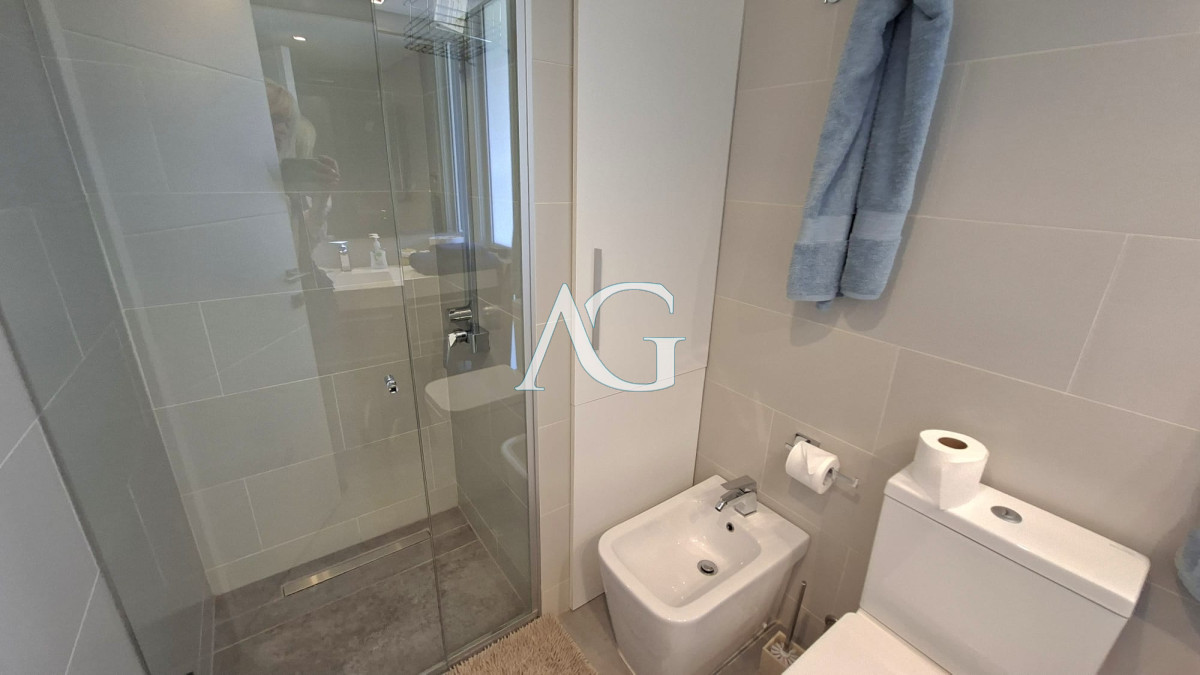 Apartamento ID.166 - Excepcional planta en primera linea mansa 