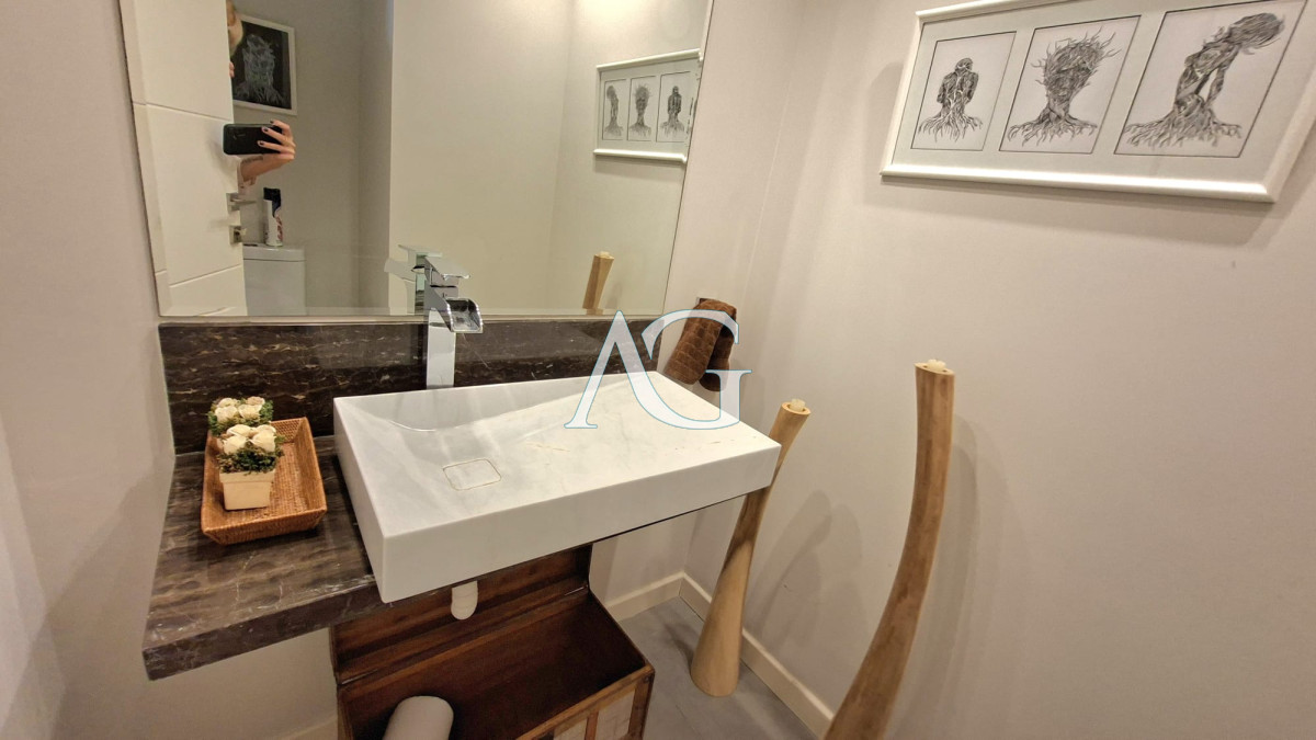 Apartamento ID.166 - Excepcional planta en primera linea mansa 