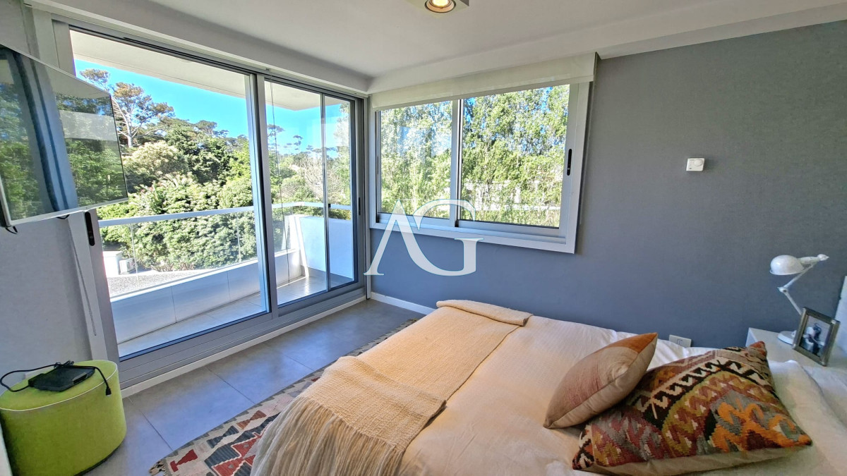 Apartamento ID.166 - Excepcional planta en primera linea mansa 