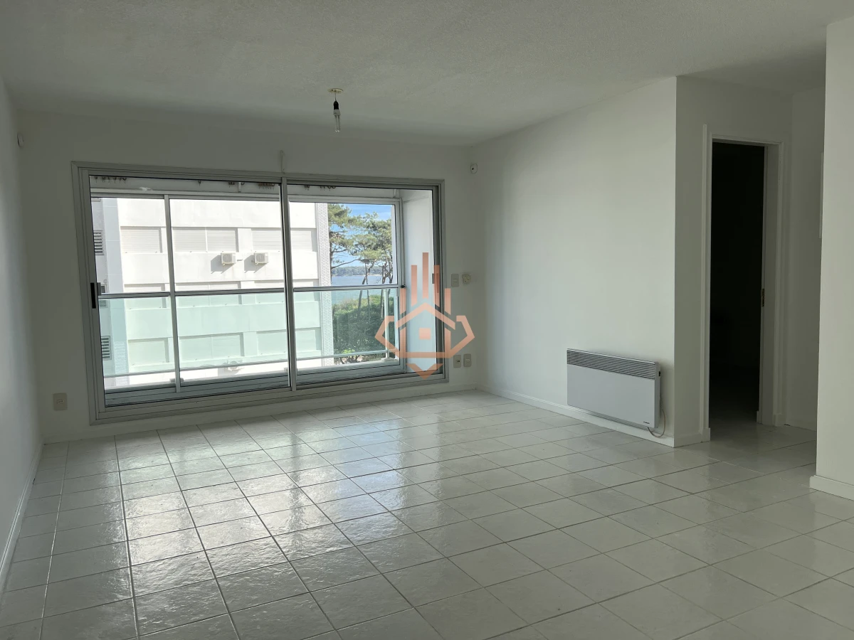 Venta apartamento de 1 dormitorio,  playa mansa.