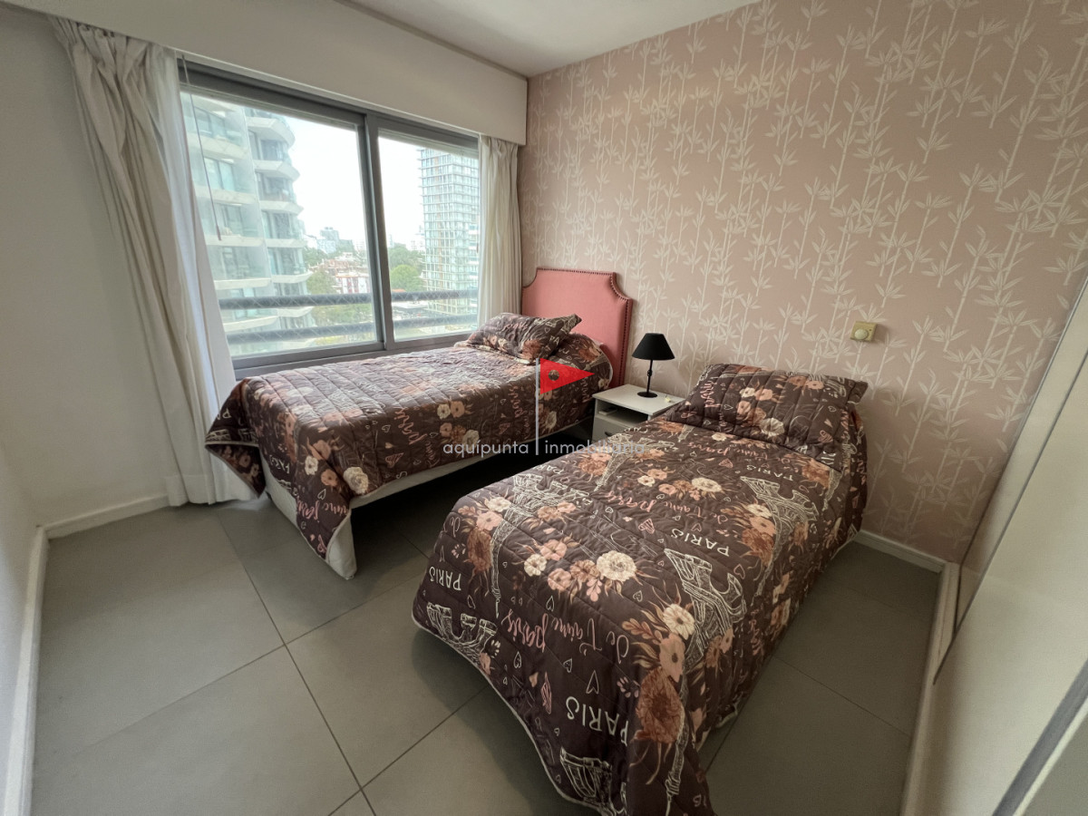 Apartamento ID.249 - Apartamento de 2 dormitorios 2 baños, en venta. Parrillero.