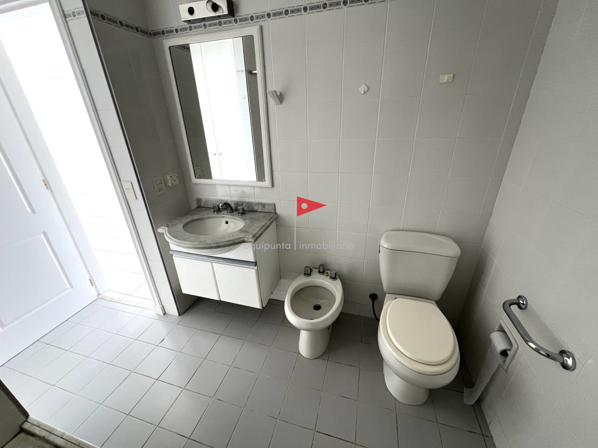 Apartamento ID.103 - Venta apartamento de 1 dormitorio,  playa mansa.