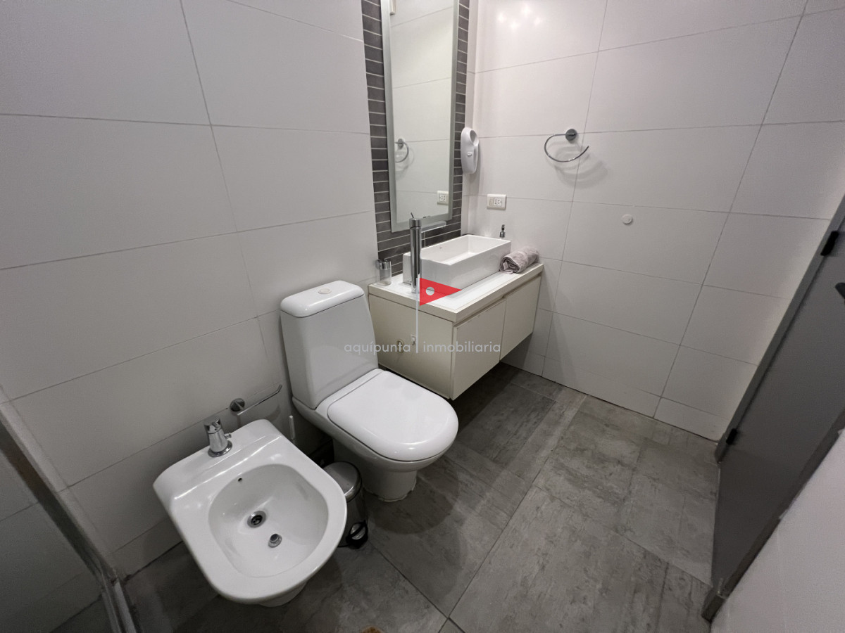 Apartamento ID.249 - Apartamento de 2 dormitorios 2 baños, en venta. Parrillero.