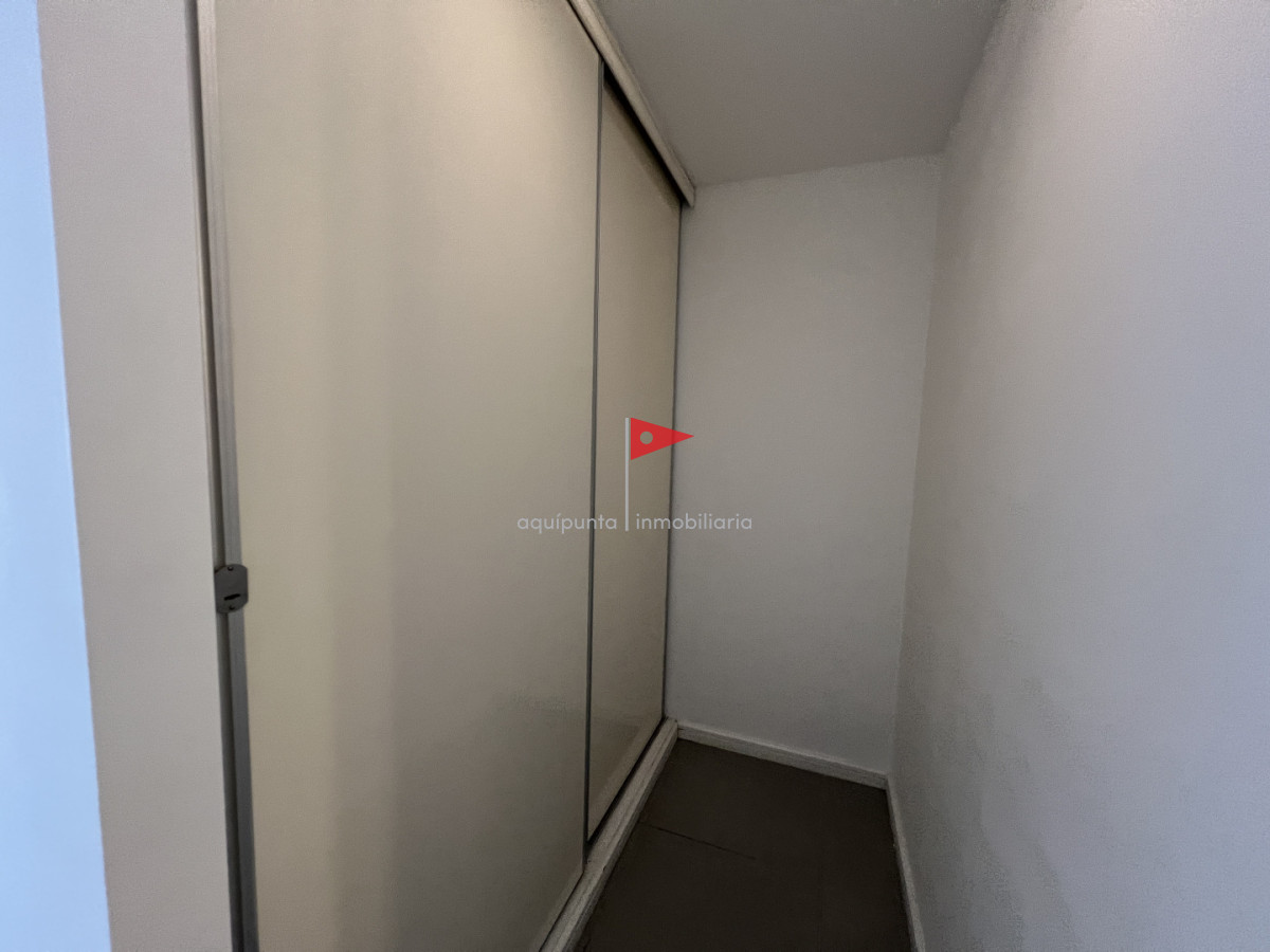 Apartamento ID.249 - Apartamento de 2 dormitorios 2 baños, en venta. Parrillero.