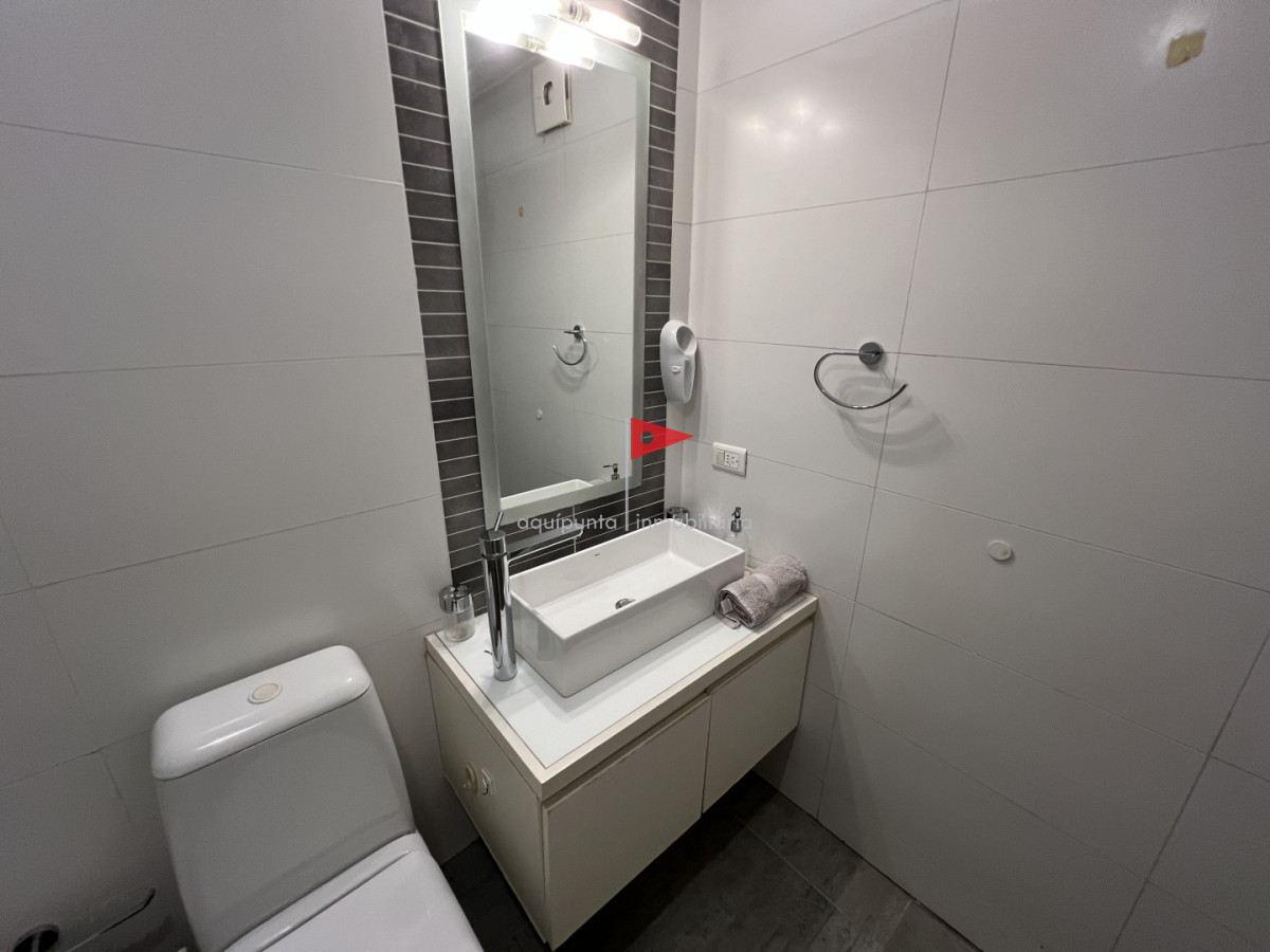 Apartamento ID.249 - Apartamento de 2 dormitorios 2 baños, en venta. Parrillero.