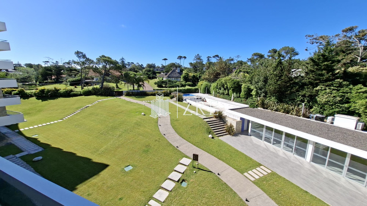 Apartamento ID.1032 - Venta apartamento 3 dormitorio en primera linea mansa, Punta del Este