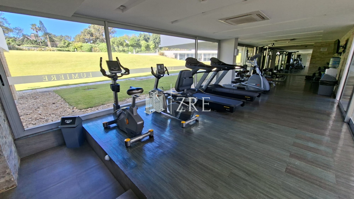 Apartamento ID.1032 - Venta apartamento 3 dormitorio en primera linea mansa, Punta del Este