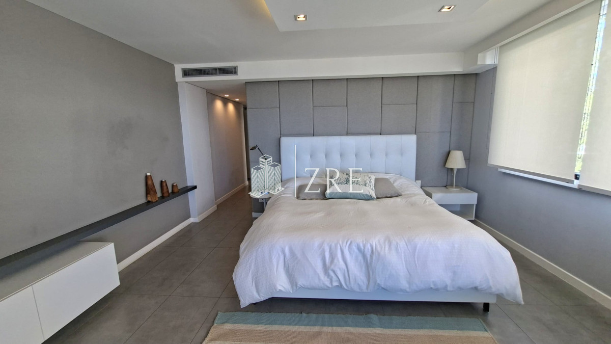 Apartamento ID.1032 - Venta apartamento 3 dormitorio en primera linea mansa, Punta del Este