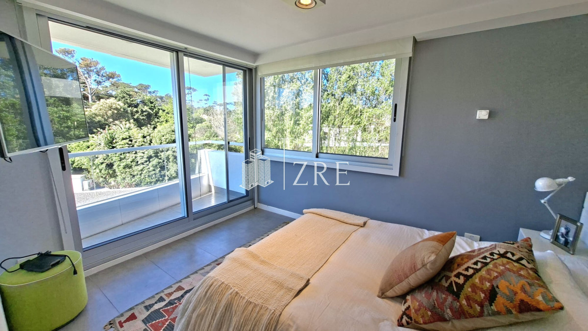 Apartamento ID.1032 - Venta apartamento 3 dormitorio en primera linea mansa, Punta del Este