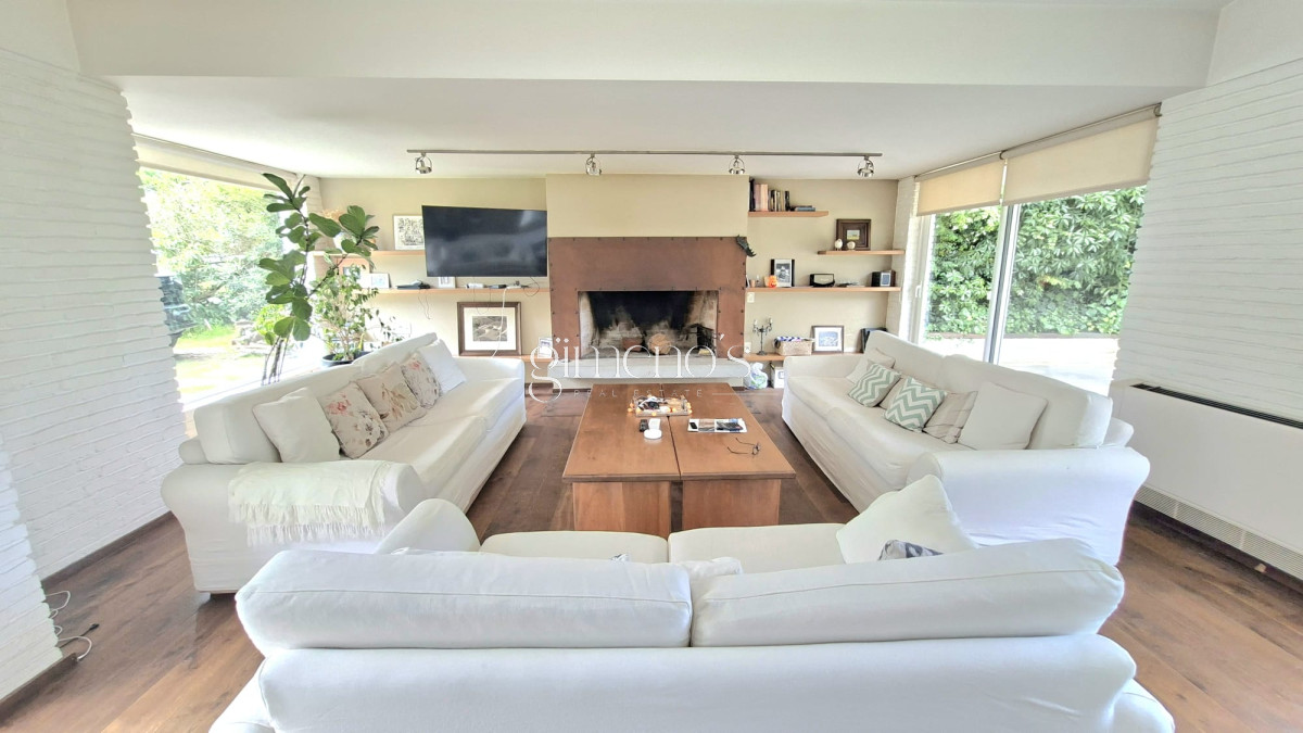 Casa ID.1198 - Casa en Venta 8 Dormitorios - Punta del este - Lugano