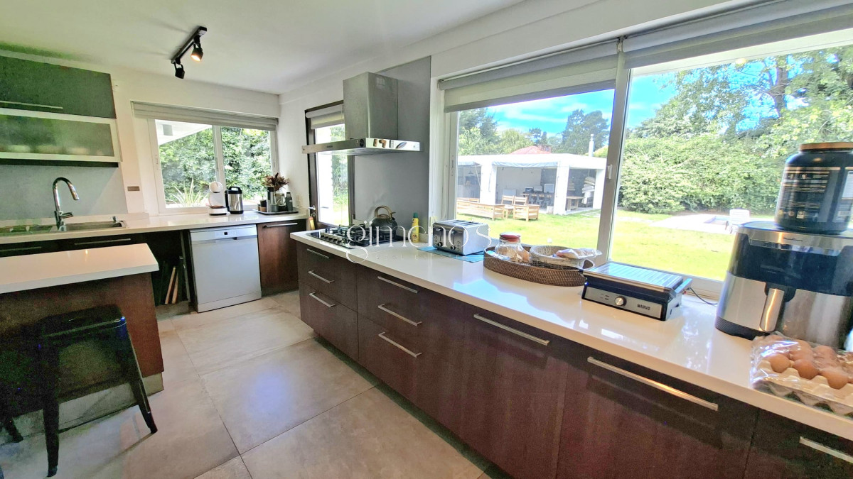 Casa ID.1198 - Casa en Venta 8 Dormitorios - Punta del este - Lugano