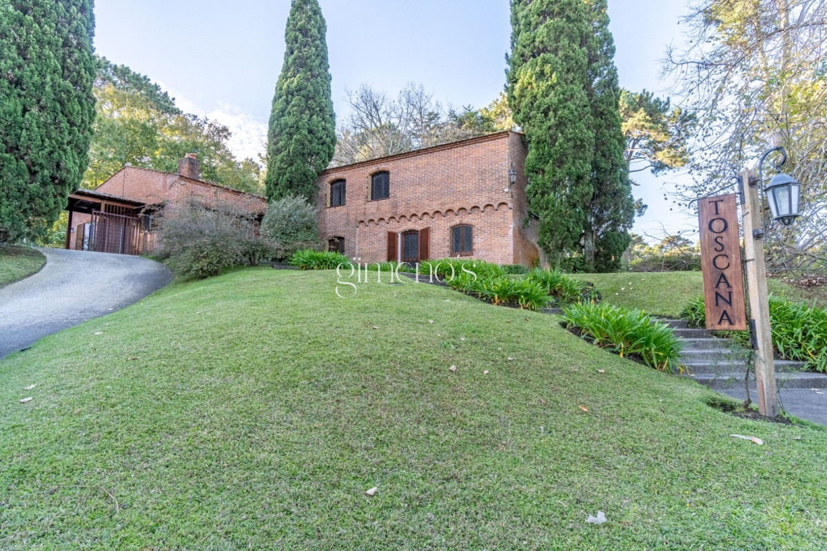 Casa ID.1199 - Casa en Venta 5 Dormitorios - Lugano - Punta del Este - Zona Shopping