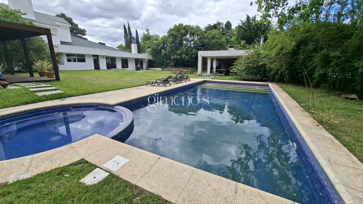 Casa ID.1198 - Casa en Venta 8 Dormitorios - Punta del este - Lugano