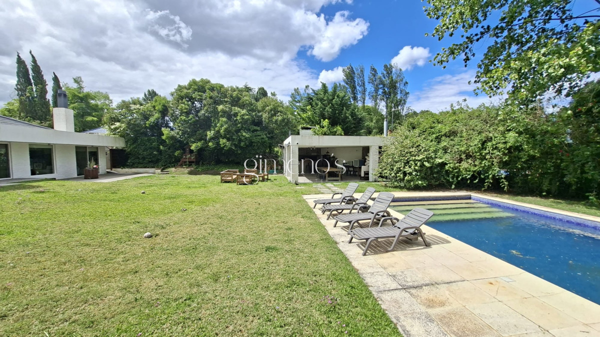 Casa ID.1198 - Casa en Venta 8 Dormitorios - Punta del este - Lugano