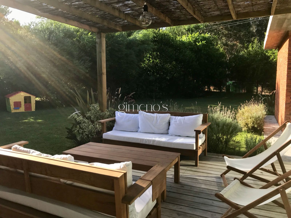 Casa ID.1200 - Casa en Venta 3 Dormitorios - Barrio Lugano - Punta del Este 