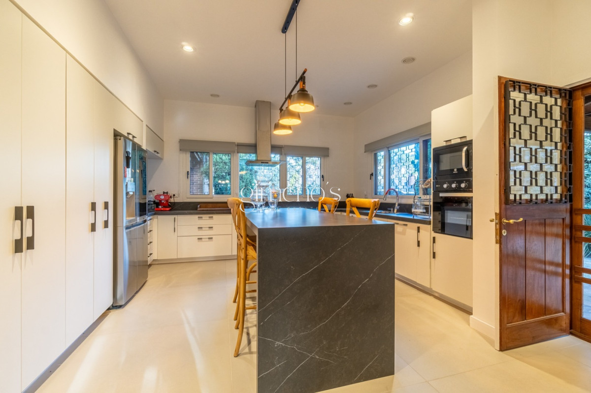Casa ID.1199 - Casa en Venta 5 Dormitorios - Lugano - Punta del Este - Zona Shopping