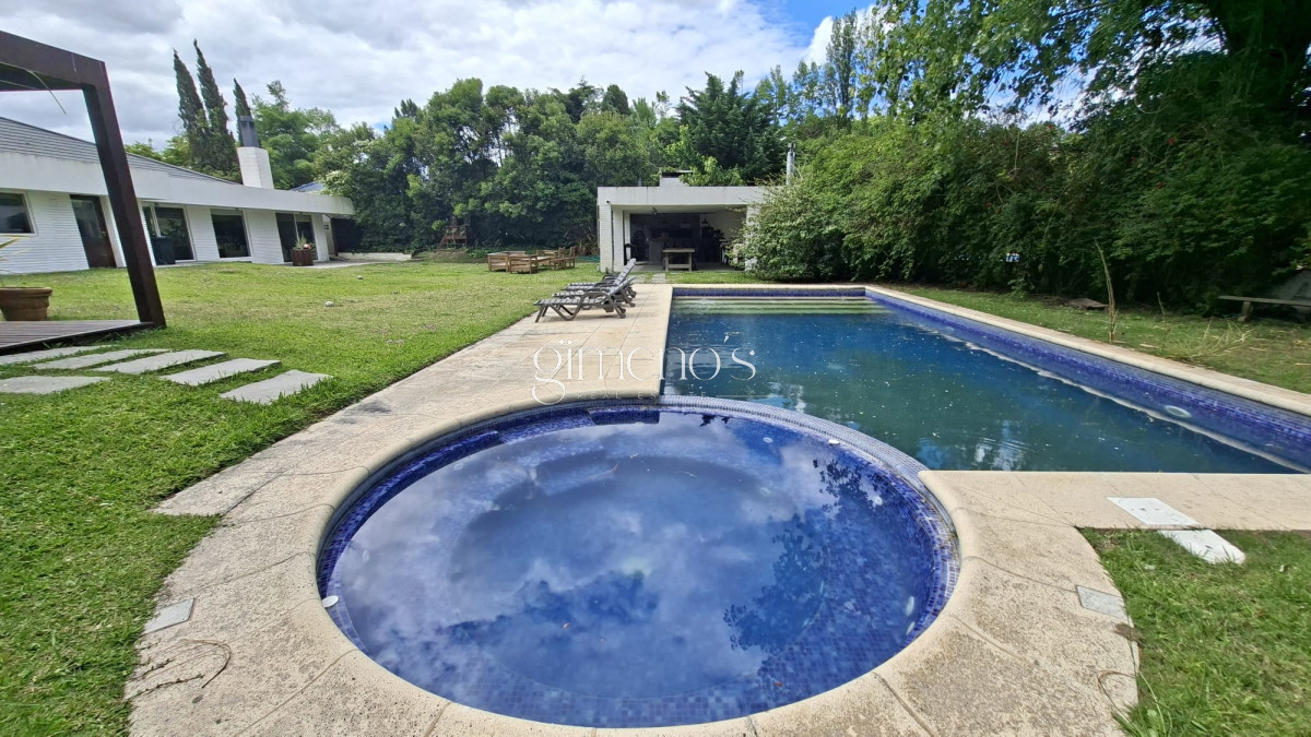 Casa ID.1198 - Casa en Venta 8 Dormitorios - Punta del este - Lugano
